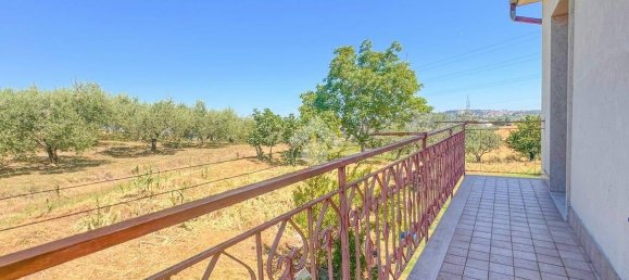 6 bedrooms House in Bucchianico, Italy No. 37411 24