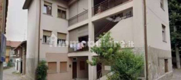 2 Schlafzimmer Wohnung in Tradate, Italy, Nr. 264147 9