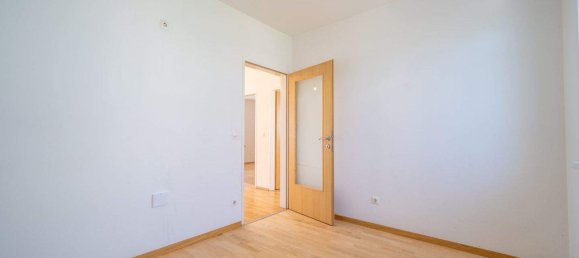 3-salle Appartement à St. Polten, Austria No. 203045 9