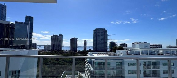 1 Schlafzimmer Gewerbliche Immobilien in Miami, USA, Nr. 615326 3