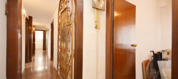 Apartamento de 4 dormitorios en Zaragoza, Spain No. 61530 32