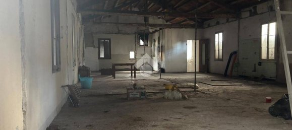 5 rooms House in Vittorio Veneto, Italy No. 15734 5