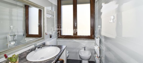 Apartamento de 3 habitaciónes en Rho, Italy No. 9402 44