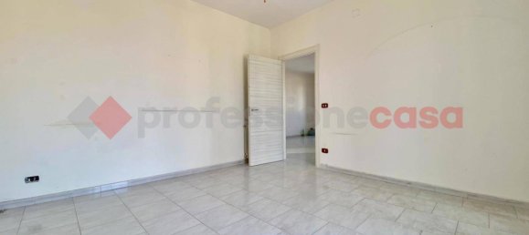 3 rooms Apartment in Pozzuoli, Italy No. 56572 12