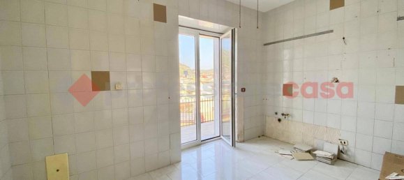 3 rooms Apartment in Pozzuoli, Italy No. 56572 7