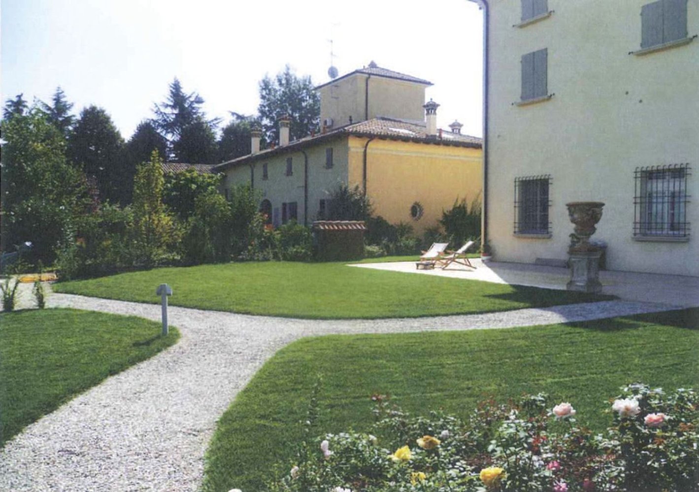 Вилла с 60 комнатами в Кастеназо, Италия № 113097