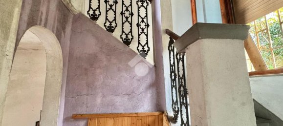 5 bedrooms House in Carmignano, Italy No. 102737 16