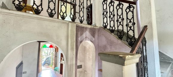 5 bedrooms House in Carmignano, Italy No. 102737 15