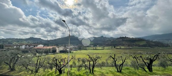 5 bedrooms House in Carmignano, Italy No. 102737 22