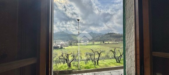 5 bedrooms House in Carmignano, Italy No. 102737 19