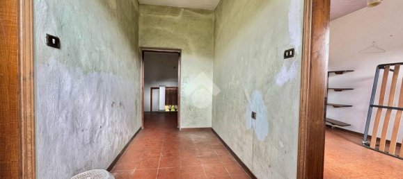 5 bedrooms House in Carmignano, Italy No. 102737 20