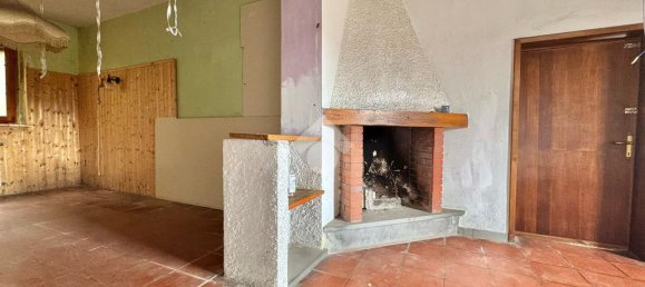 5 bedrooms House in Carmignano, Italy No. 102737 6