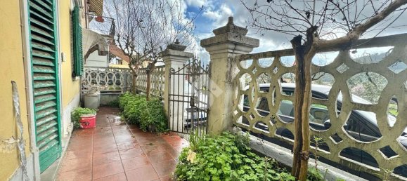 5 bedrooms House in Carmignano, Italy No. 102737 11