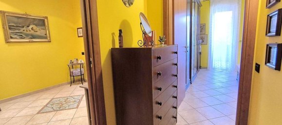 3 rooms Apartment in Lecco, Italy No. 312045 10