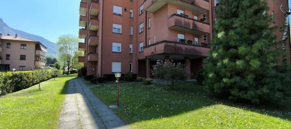 3 rooms Apartment in Lecco, Italy No. 312045 2