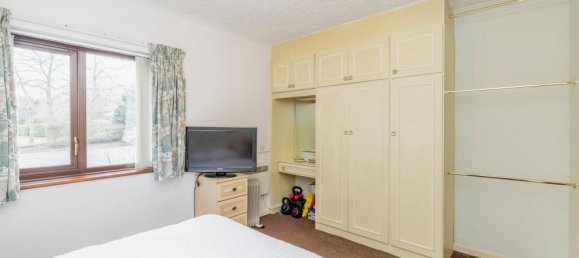 1 bedroom Apartment in Bushey, United Kingdom No. 6250 6