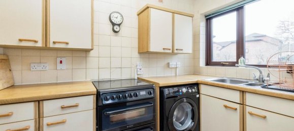 1 bedroom Apartment in Bushey, United Kingdom No. 6250 2