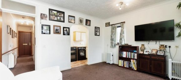 1 bedroom Apartment in Bushey, United Kingdom No. 6250 8