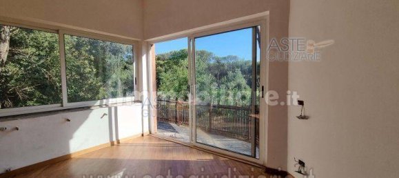 3 bedrooms Villa in Rome, Italy No. 202614 9