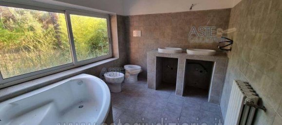 3 bedrooms Villa in Rome, Italy No. 202614 13