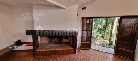 3 bedrooms Villa in Rome, Italy No. 202614 5