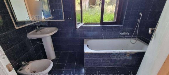 3 bedrooms Villa in Rome, Italy No. 202614 16