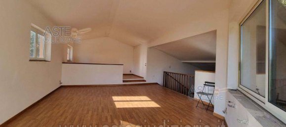 3 bedrooms Villa in Rome, Italy No. 202614 8