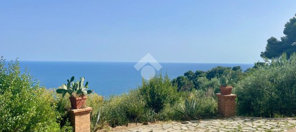 4 Schlafzimmer Villa in Cipressa, Italy, Nr. 89975 3