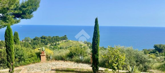 4 Schlafzimmer Villa in Cipressa, Italy, Nr. 89975 4