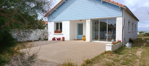 3 bedrooms House in Prefailles, France No. 291304 2