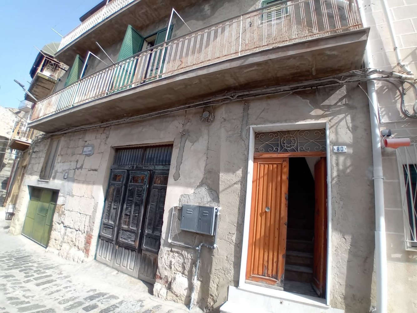 Дом с 4 спальнями в Муссомели, Италия № 321350