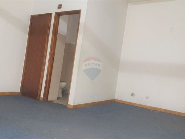 Коммерческая недвижимость 35м² в Аркуш ди Валдевеш, Португалия № 74255