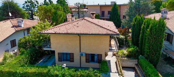 Вилла с 8 комнатами в Дезенцано дель Гарда, Италия № 282393 5