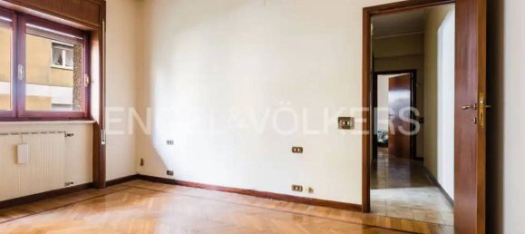 4 bedrooms Apartment in Messina, Italy No. 64714 6
