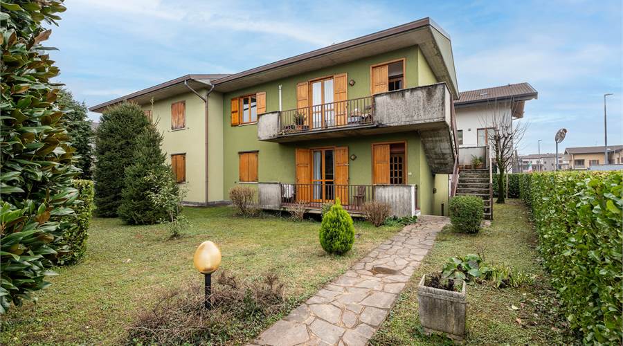 Casa de 3 dormitorios en Osio Sopra, Italy No. 149097