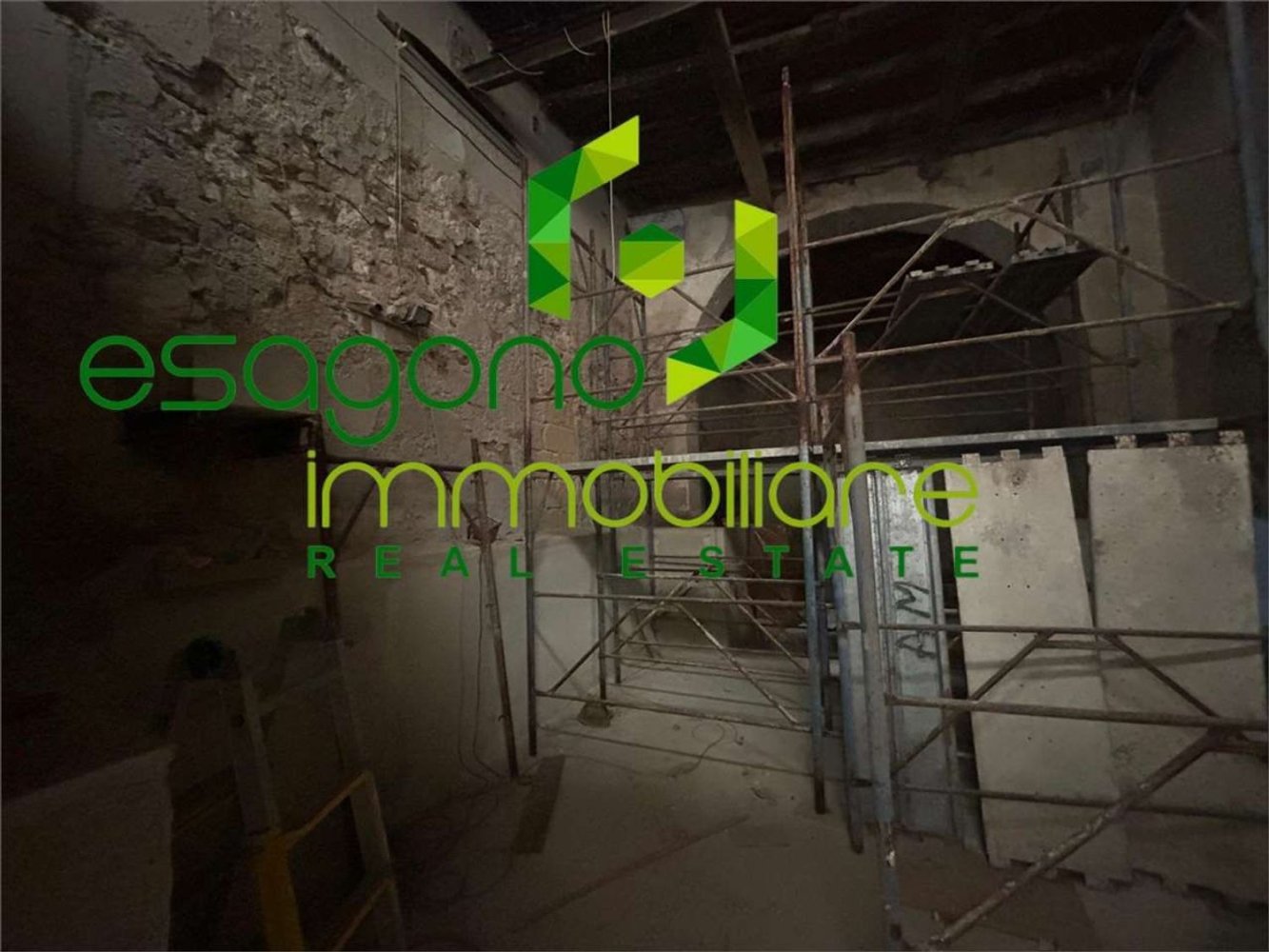 Propriété commerciale à Syracuse, Italy 75m² No. 246819