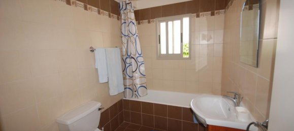 4 bedrooms Villa in Paphos, Cyprus No. 1663 8