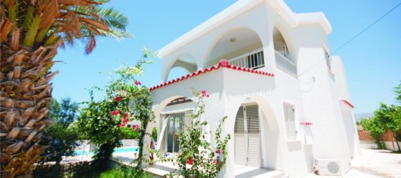 4 bedrooms Villa in Paphos, Cyprus No. 1663 2