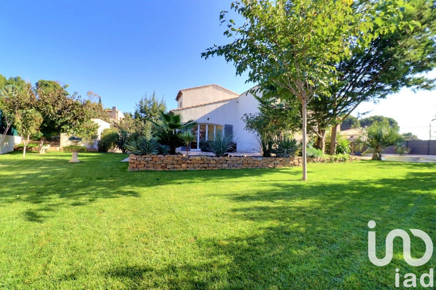 Вилла с 4 спальнями в Марсель, Франция № 298800