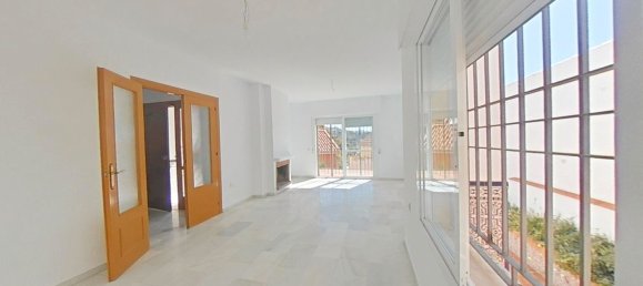 4 bedrooms House in Malaga, Spain No. 133645 3