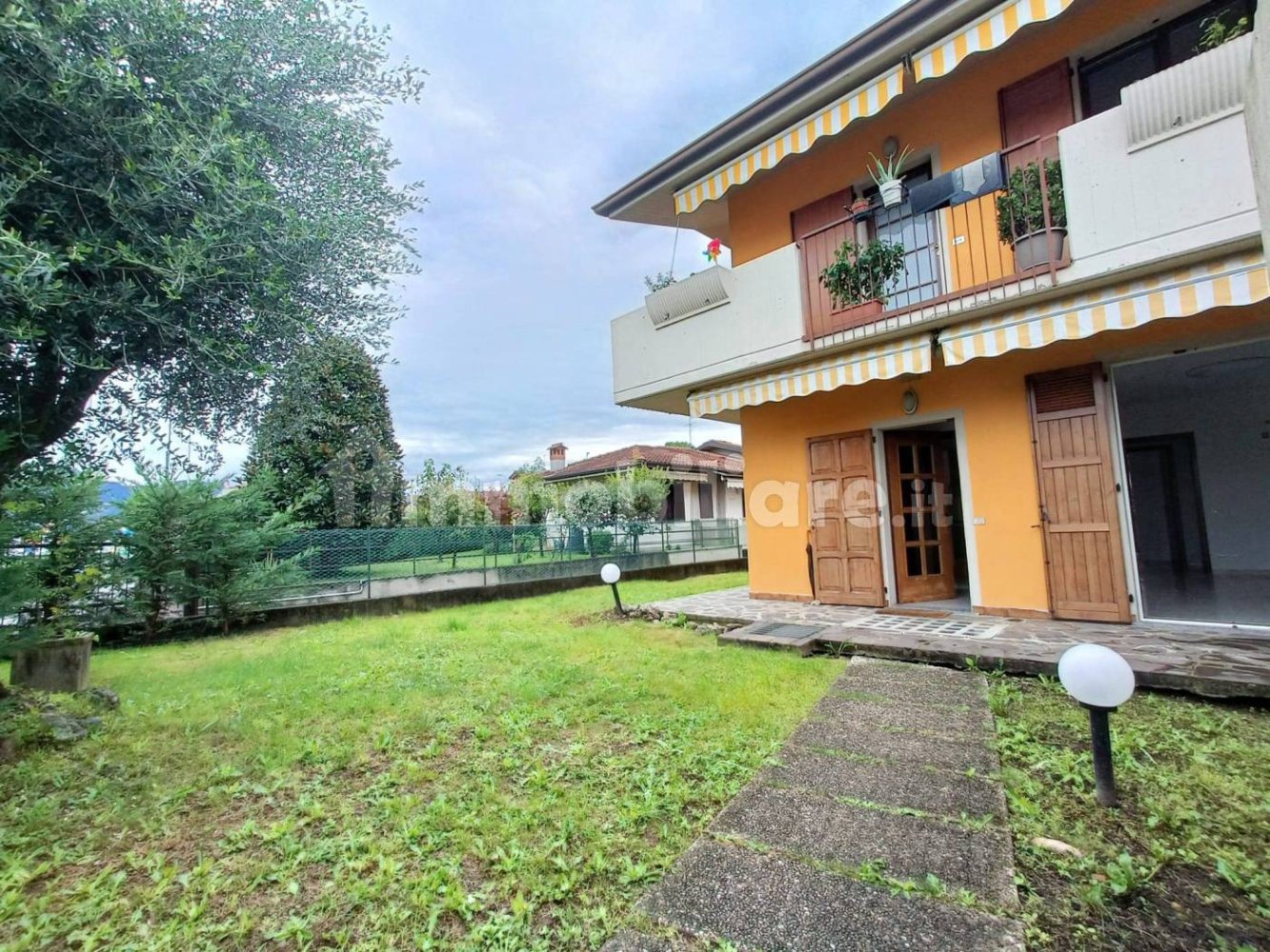 3 bedrooms Apartment in Pedrengo, Italy No. 398400