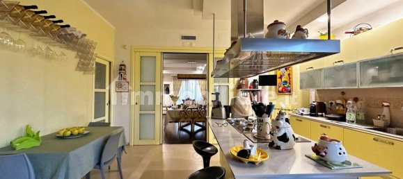 3 bedrooms Apartment in Foggia, Italy No. 329839 2