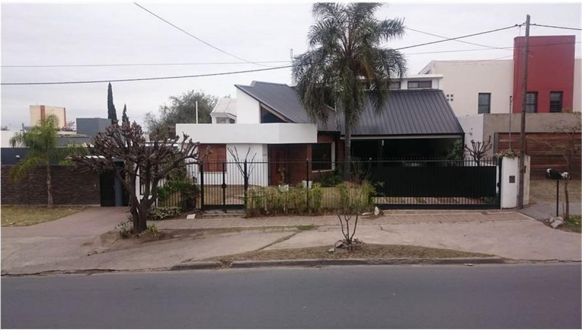 5 bedrooms House in Cordoba, Argentina No. 62461