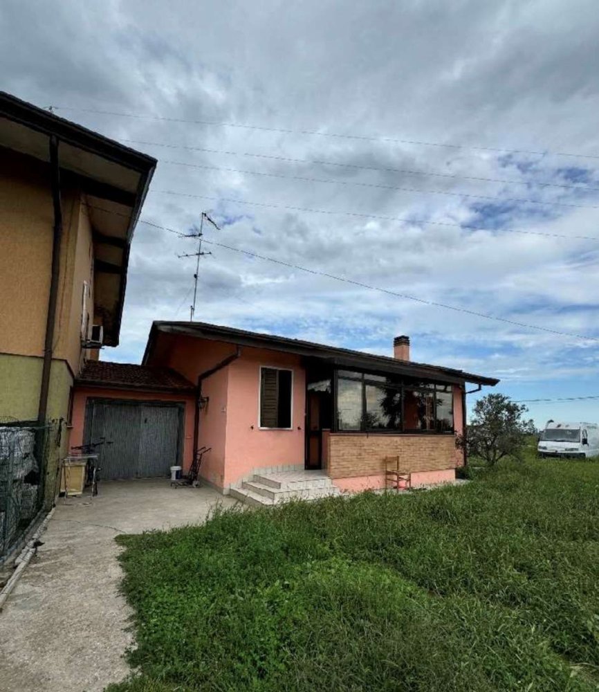 5 rooms Apartment in Eraclea, Italy No. 16140