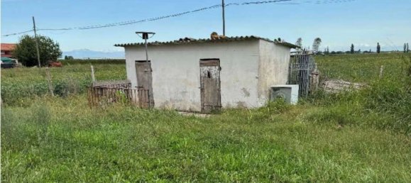 5 rooms Apartment in Eraclea, Italy No. 16140 7