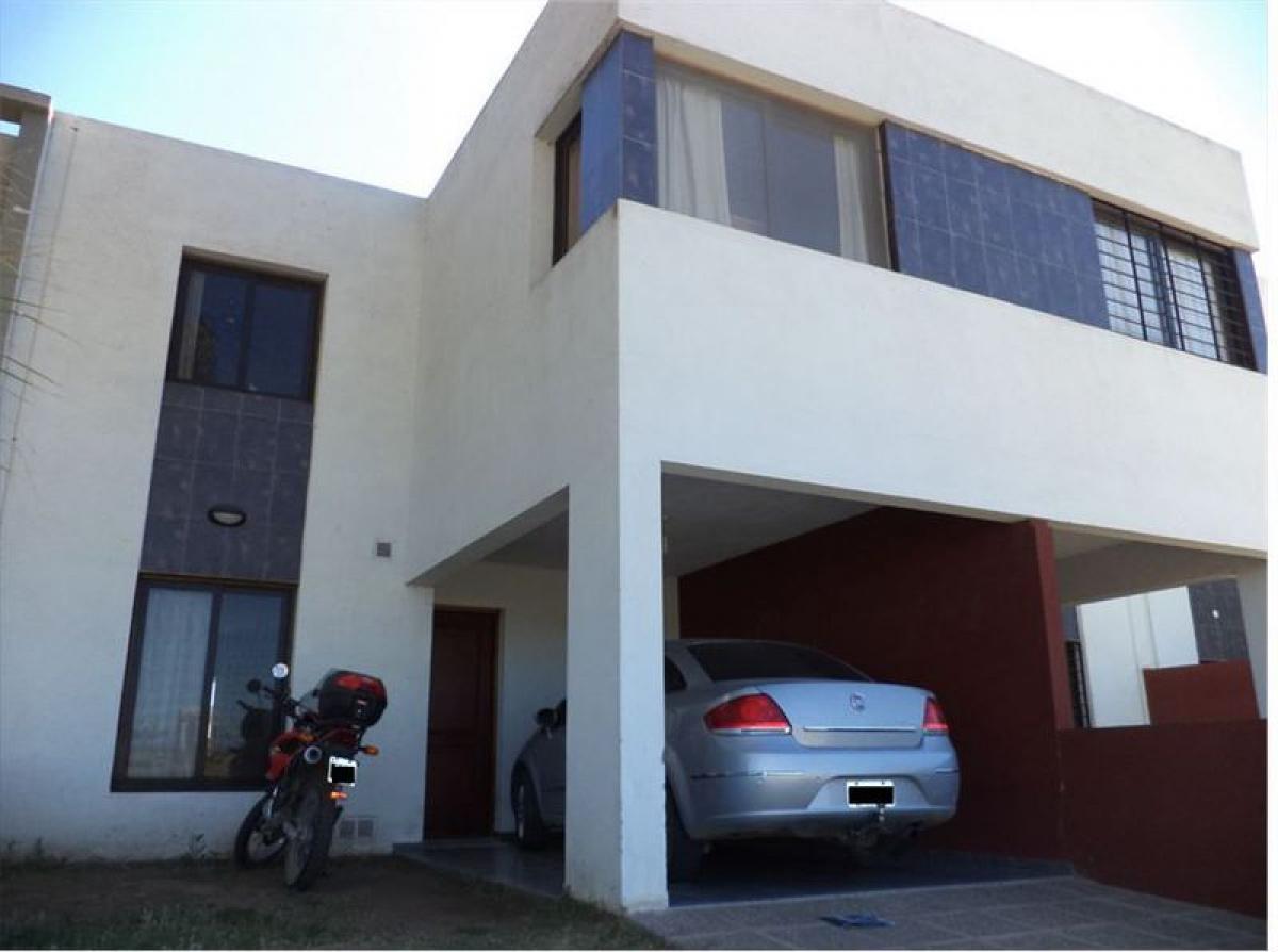 3 bedrooms House in Cordoba, Argentina No. 2142