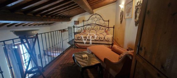 Casa de 4 divisões em Chianni, Italy N.º 33667 33