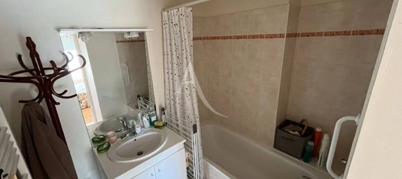 1 chambre Appartement à Château-Renault, France No. 241669 6