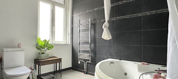 3 bedrooms House in Roubaix, France No. 39898 5