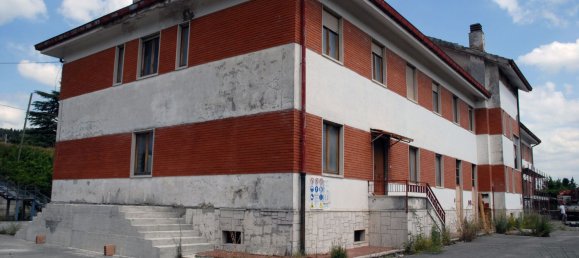 1350m² Building in Avellino, Italy No. 255385 8